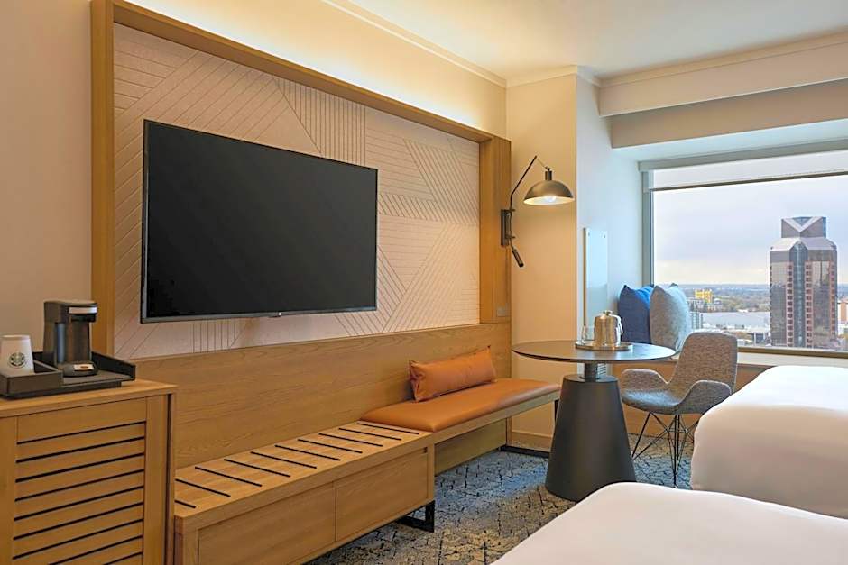 Sheraton Grand Sacramento Hotel