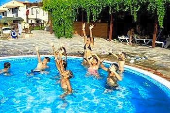 Akay Garden Family Club