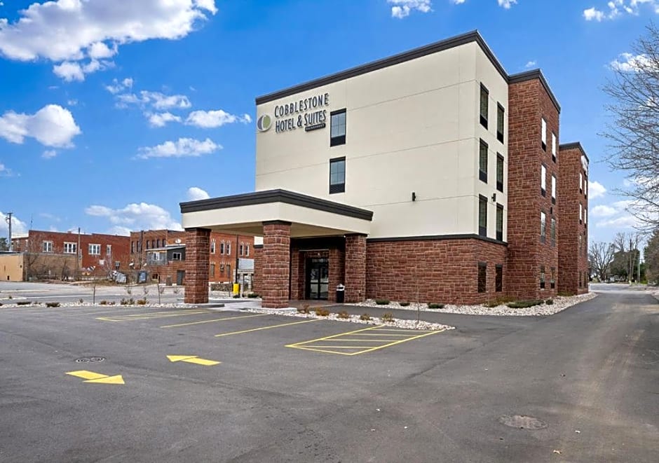 Cobblestone Hotel & Suites - Mosinee