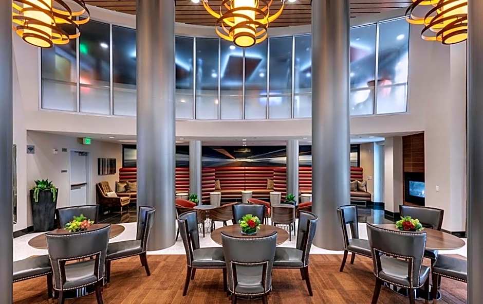 Luxury 2 Bedroom 2 Bathroom With Fitness Center and Pool