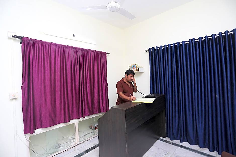 Surya Guest House By OYO Rooms – Calcutta, LA