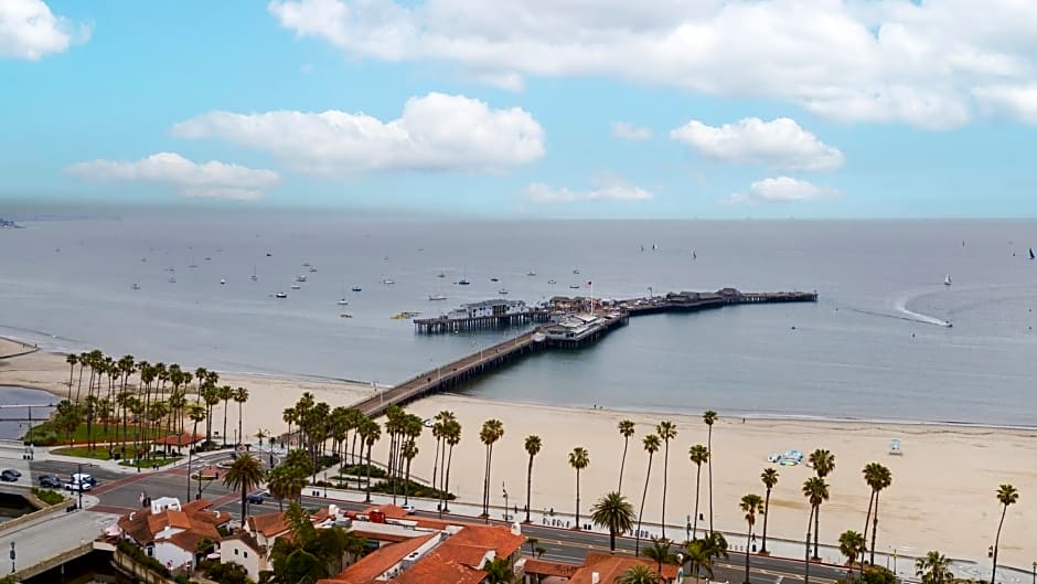 ITH Santa Barbara Beach Hostel