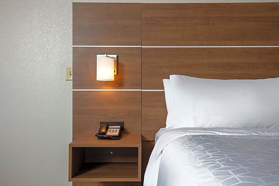 Holiday Inn Express And Suites Beloit By IHG