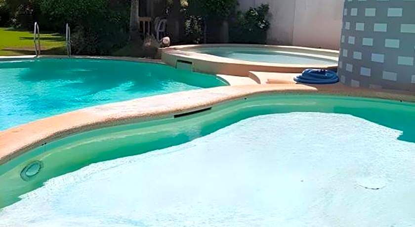 Hotel Camila 2