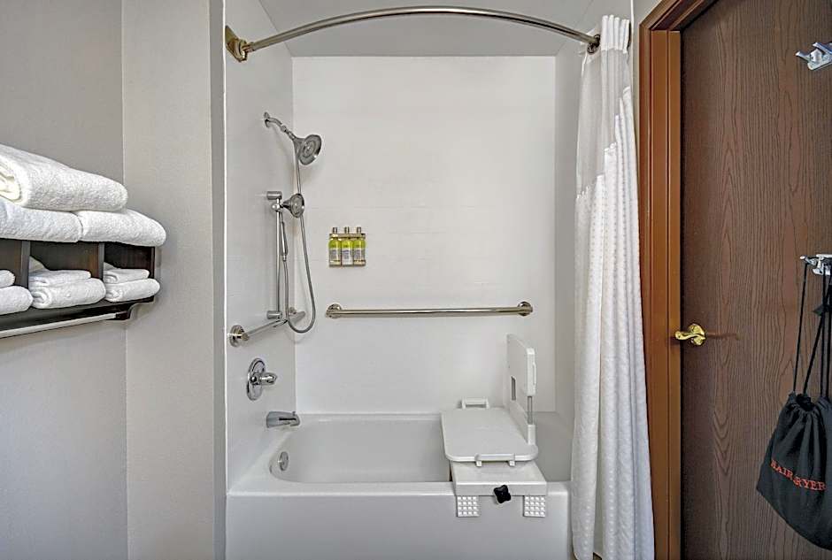 Holiday Inn Express Marshall By IHG