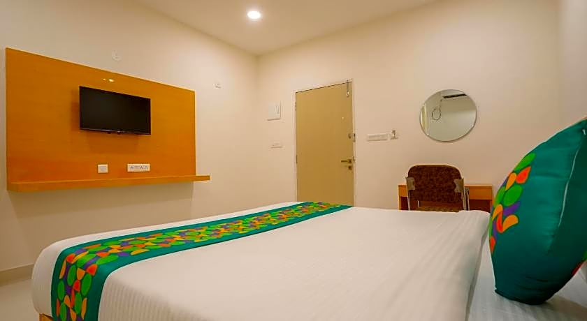 Treebo The Living Tree Khairtabad