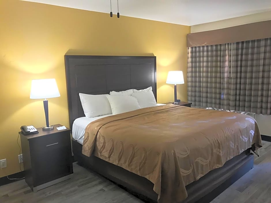 Quality Inn & Suites near Downtown Mesa