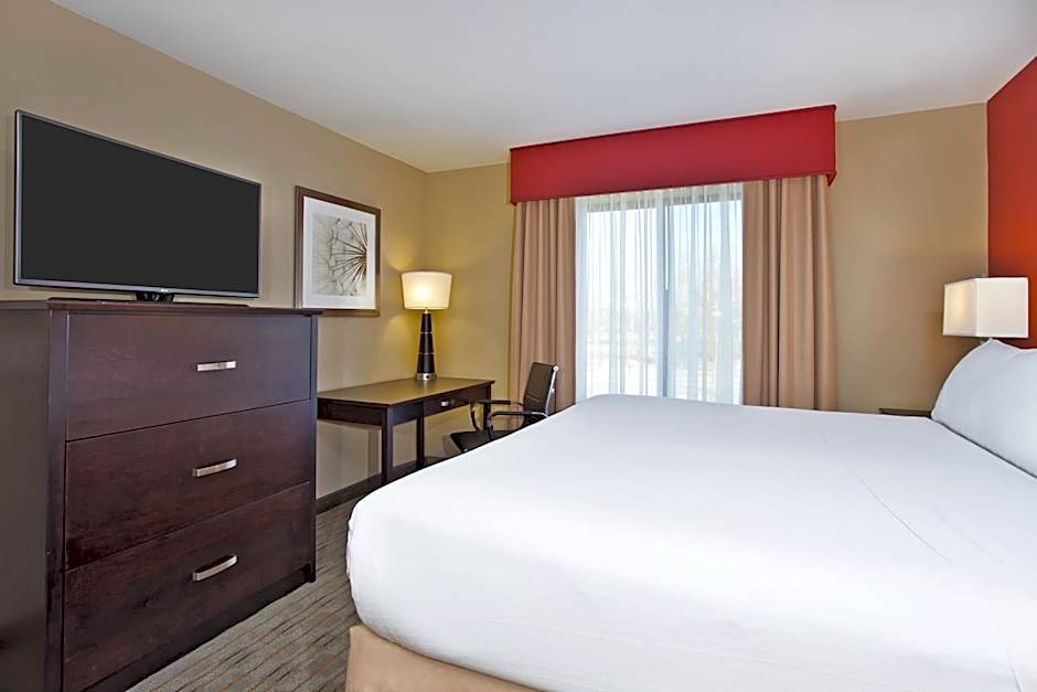1 King Bed, Hearing Accessible — 3 fotoğraftan 1. fotoğraf