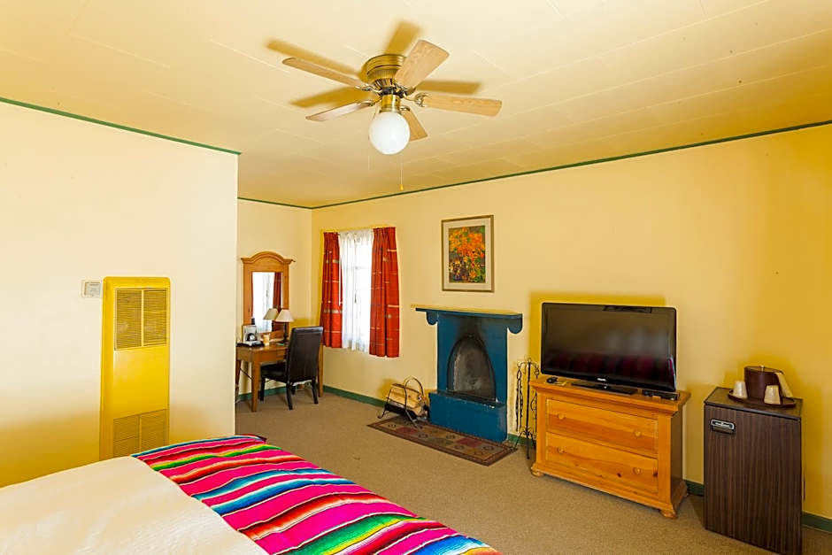 El Pueblo Lodge