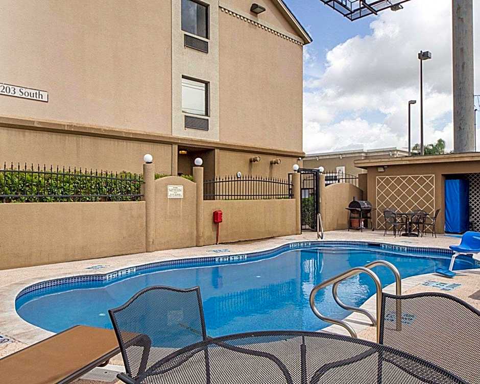 Shary Inn and Suites
