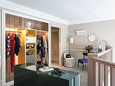 Opera Duplex King Suite with Living Room and Balcony