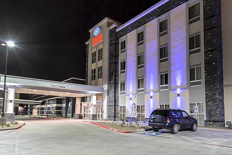 Comfort Suites University