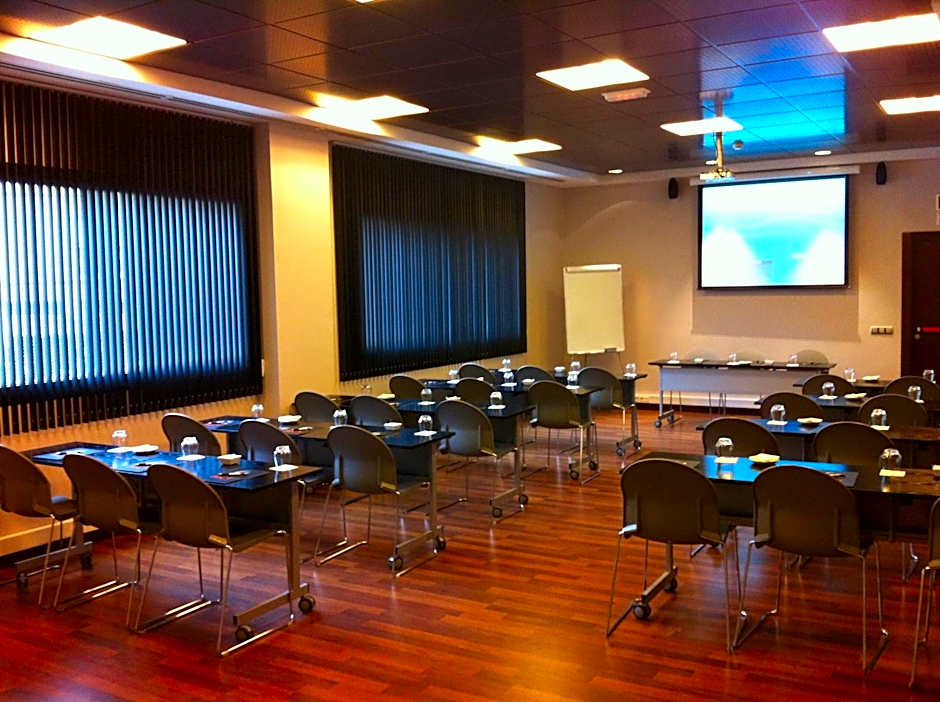 täCH Madrid Airport