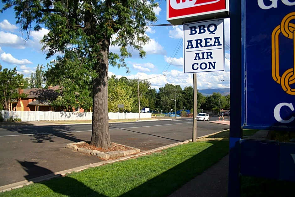 Elms Motor Inn