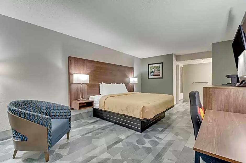 Quality Inn Dalton East