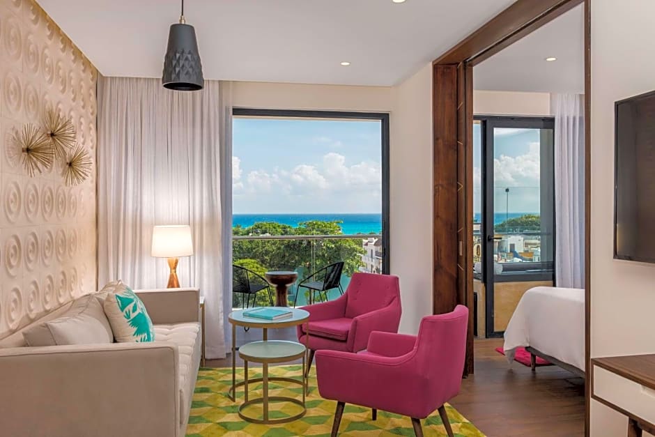 The Fives Downtown Hotel & Residences, Curio Collection by Hilton