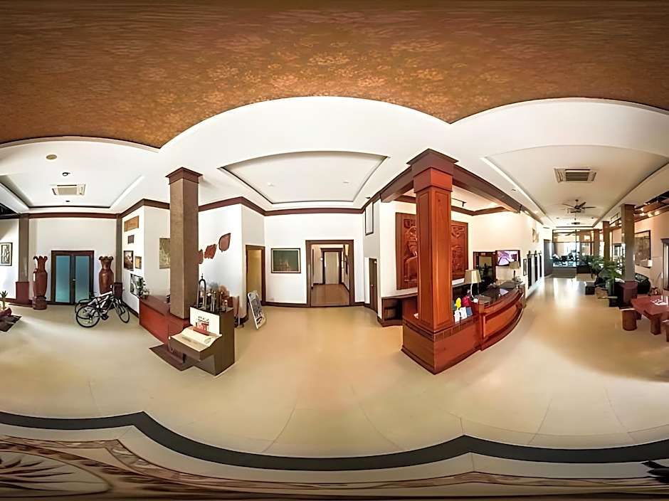 Seasons Riverside Hotel