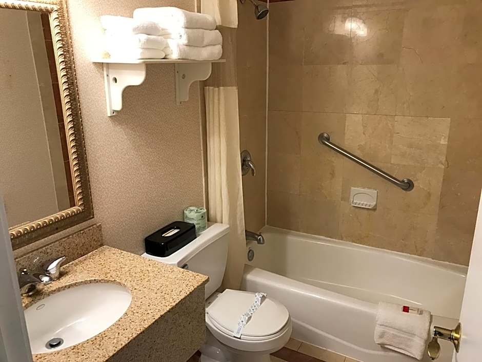 Super 8 by Wyndham Sturbridge