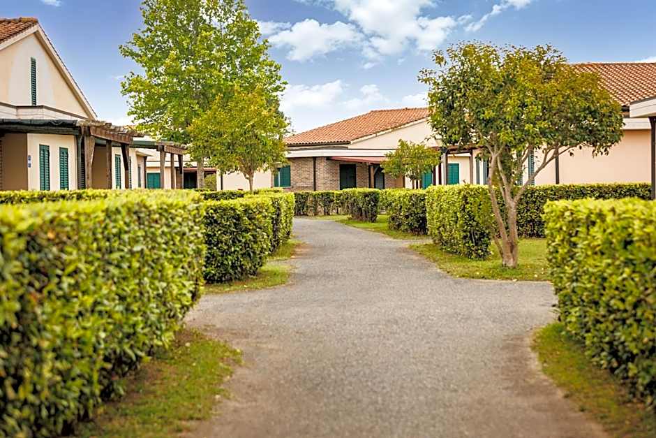Villaggio Turistico La Cecinella