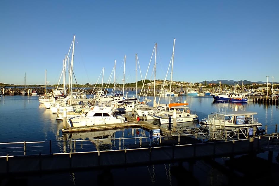 Pacific Marina Apartments