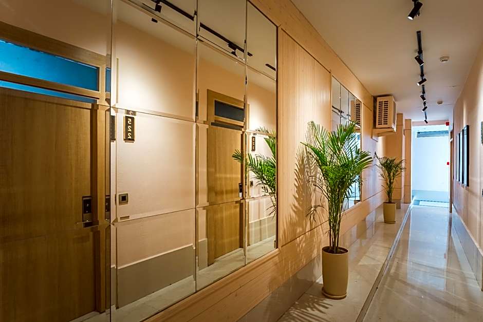 Tripli Hotels M & Resort