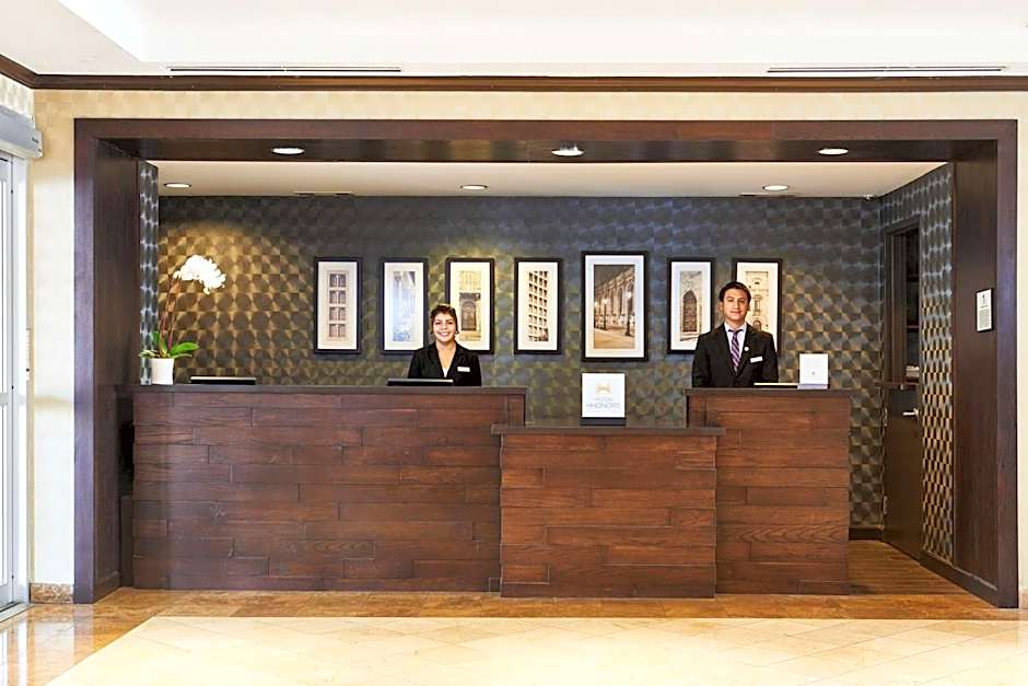 DoubleTree By Hilton Hotel Dallas Market Center