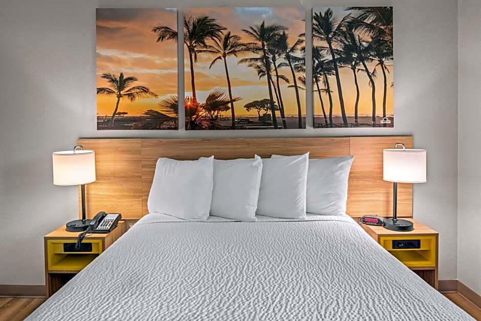 Days Inn & Suites by Wyndham Artesia
