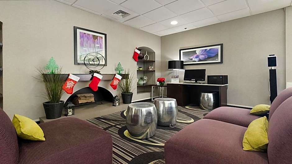 Howard Johnson by Wyndham Sacramento Downtown