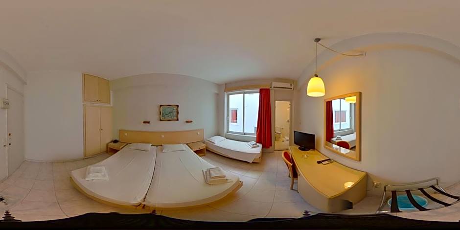 Photo 1 of 11 of Internal Triple Room with Window (no view)