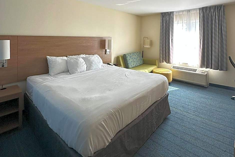 Sleep Inn & Suites Altoona North