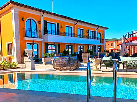 Luxury Beach Villas - Mineral Pools & SPA