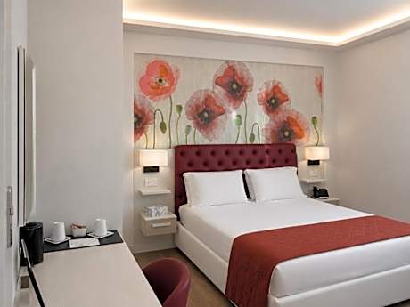 King Room with Roll-In Shower - Disability Access