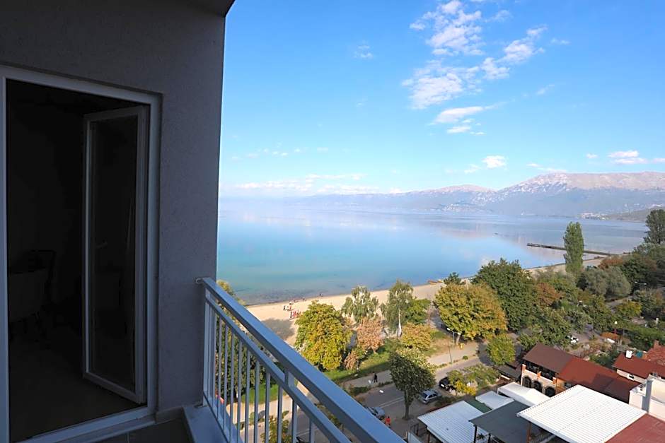 Photo 1 of 6 of Balcony