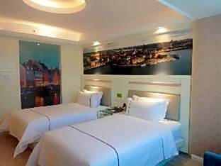 Yiwu Baide Theme Hotel