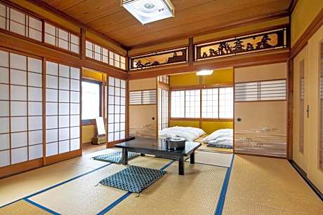 Japanese-Style Twin Room with Shared Bathroom