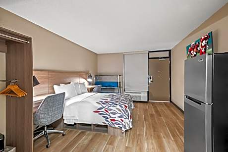 Superior Room with One Double Bed Disability Access Roll-In Shower Non-Smoking