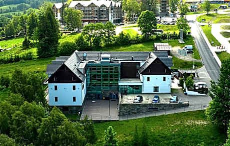 Flinski Sport X SPA, Boutique X Art