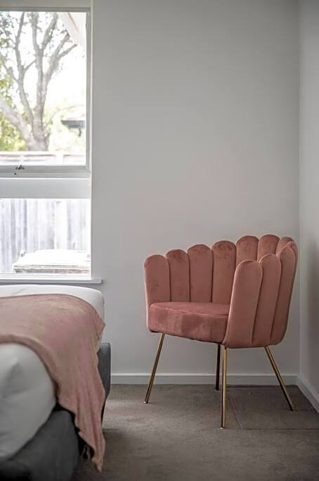 Ultra-convenient 2 Bedroom Gem at Chadstone