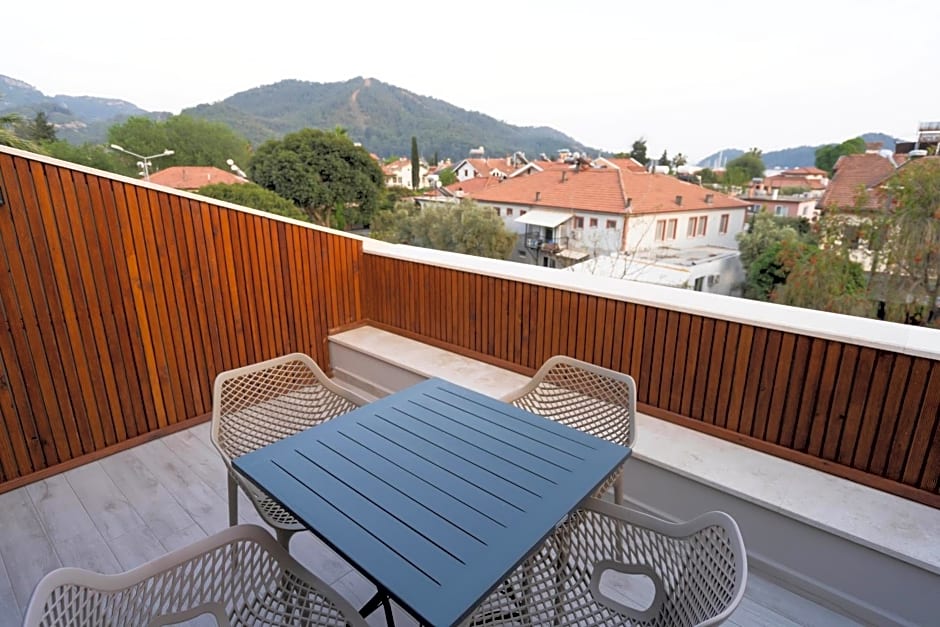 WEST HOUSE EXCLUSIVE HOTEL