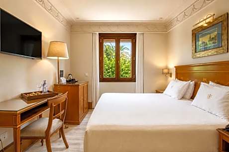 Double or Twin Room with City View