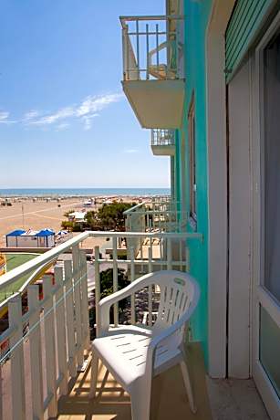 Double or Twin Room with Balcony and Partial Sea View