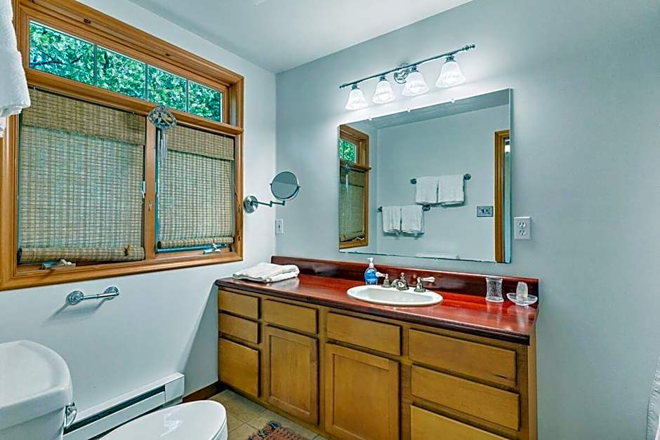 Georgian Legendary Tobermory Retreat With Hot Tub