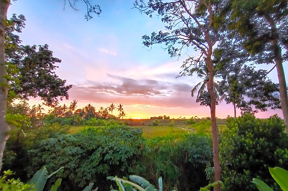 Uma Manyar Sunset Villa