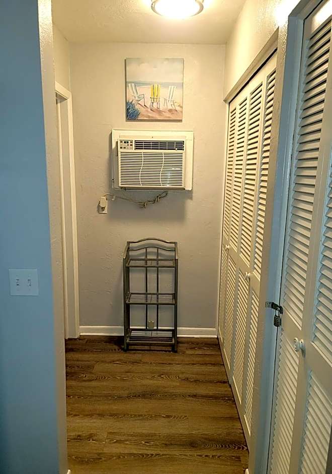 Searenity, Waterside studio in the heart of Treasure Island, walk to beach