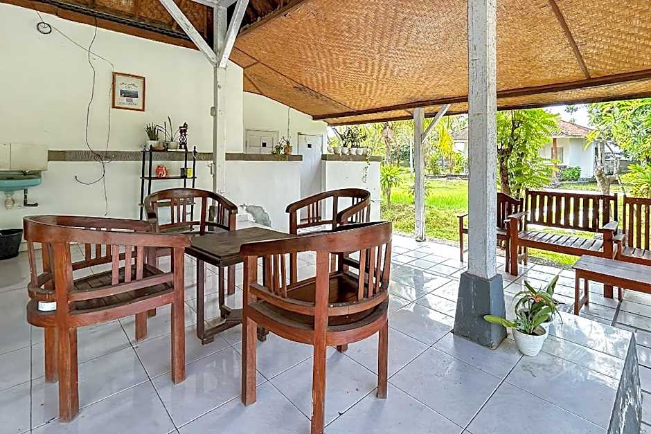 Hepi Bungalow Lovina Mitra RedDoorz