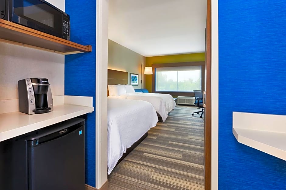 Holiday Inn Express & Suites Milan - Sandusky Area