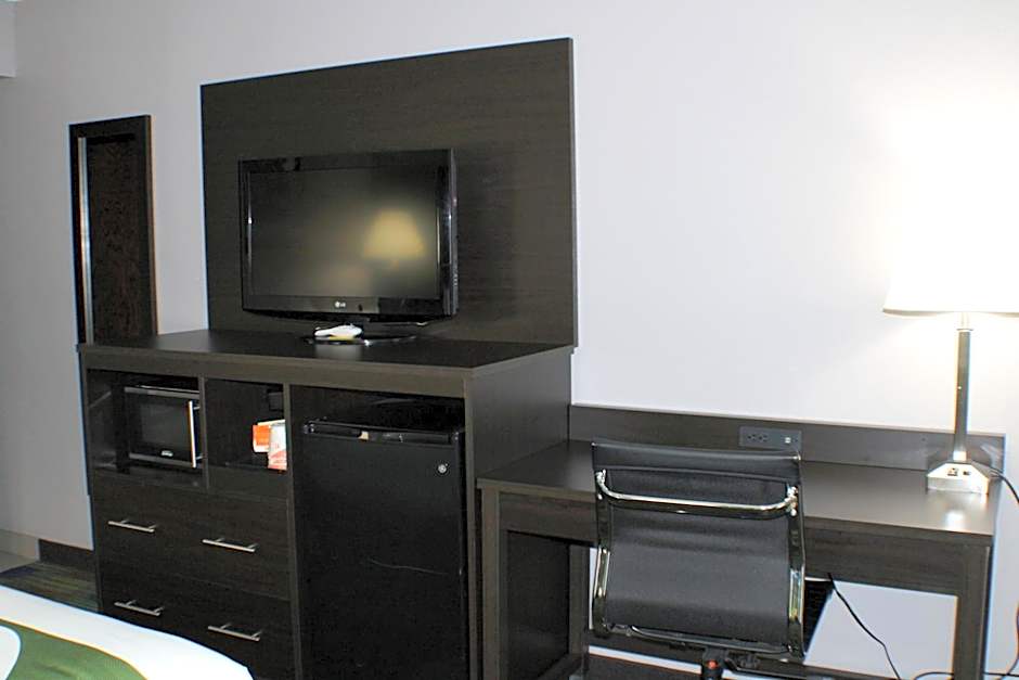 Quality Inn & Suites Bedford West