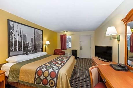 1 King Bed Non-Smoking