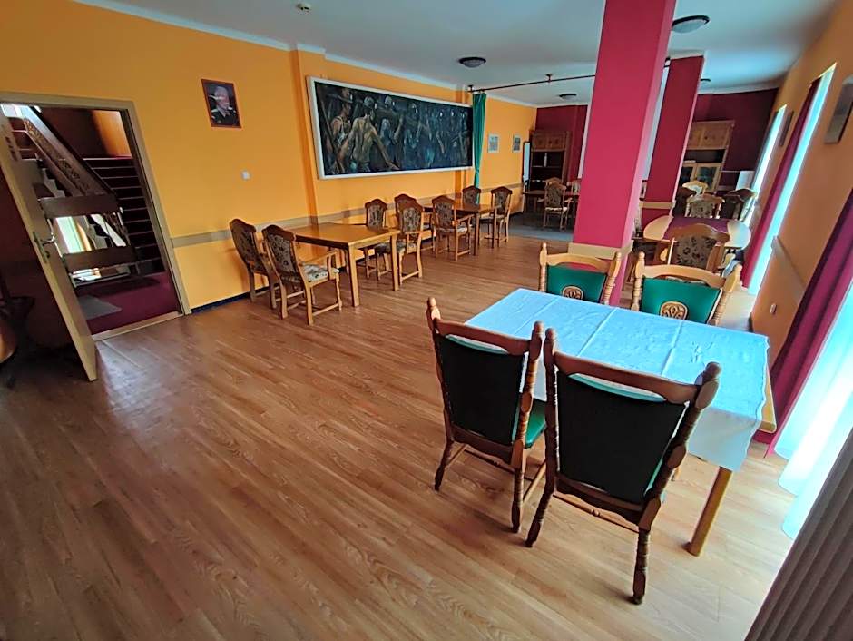 Hotel Béke Sziget Komló