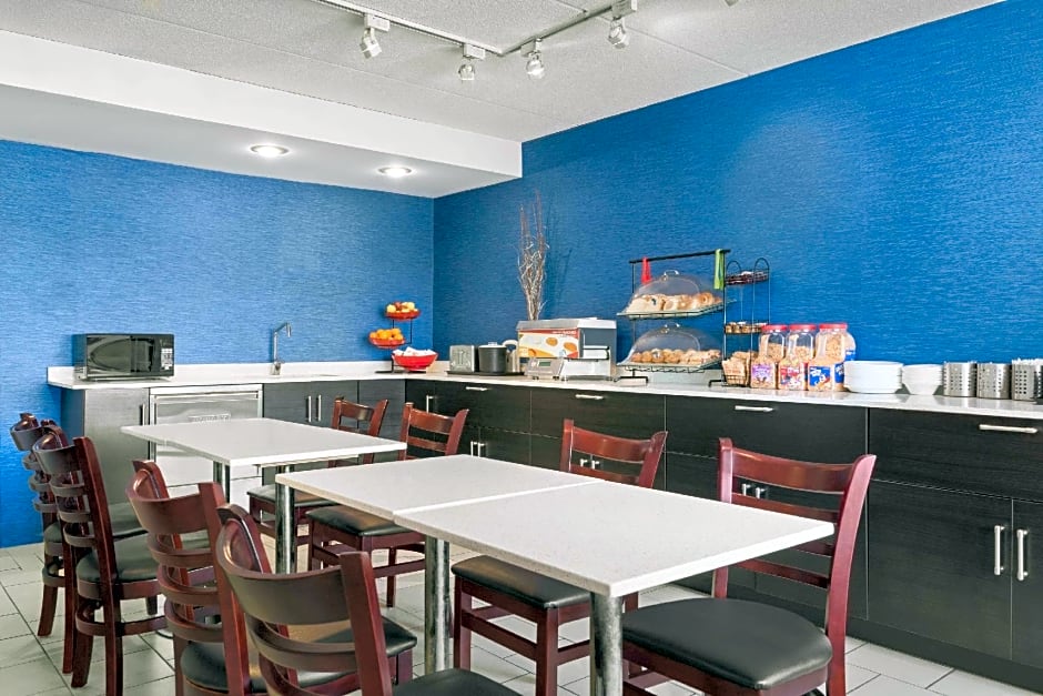 Travelodge by Wyndham Windsor